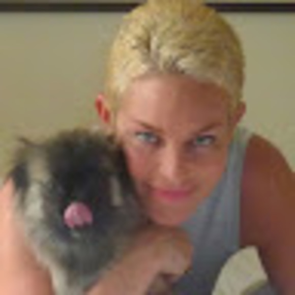 Meet your Posher, Kim - Picture 1 of 1